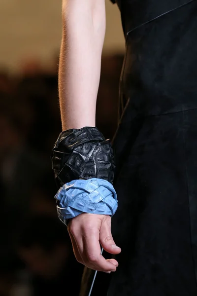 Look 28